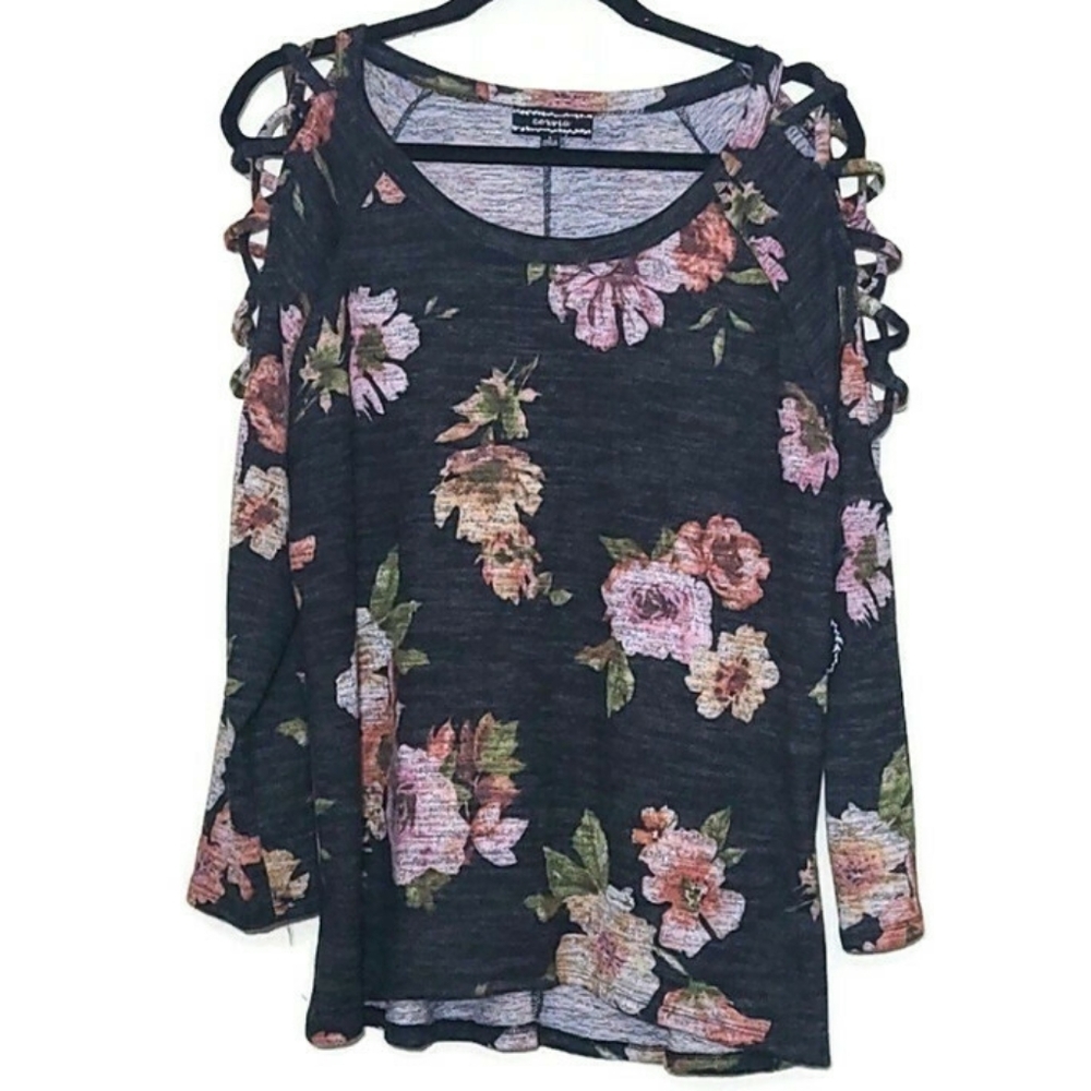 🆕️ Floral Cut Out Top